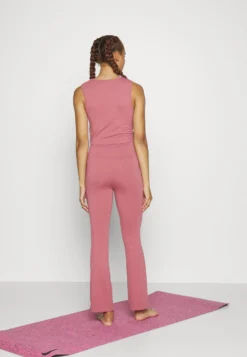 Collants - Pink -Magasin De Vêtements De Mode Even&Odd 03f046ba01d045988f2a5699a99c674b scaled