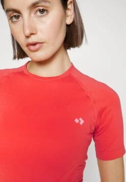 Performance T-Shirt Seamless - T-Shirt Basique - Red -Magasin De Vêtements De Mode Even&Odd 09796fa842824033a7a69697a09aa7e7 scaled