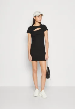 Even&Odd Robe En Jersey - Black -Magasin De Vêtements De Mode Even&Odd 0d2e8228529d4de5aca6b2fa196e96b4 scaled