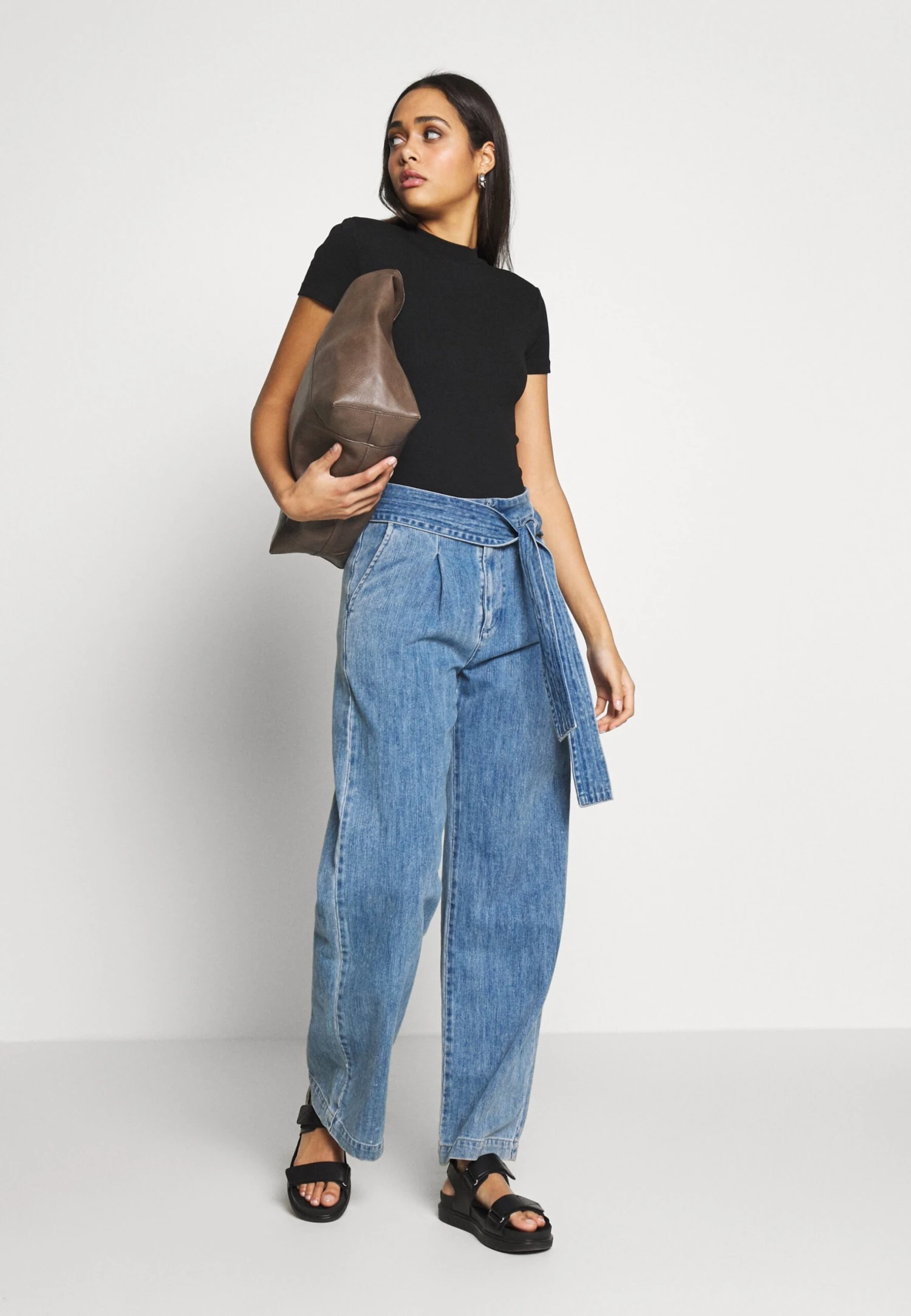 Even&Odd T-Shirt Basique - Black 2 Even&Odd T-Shirt Basique - Black – Image 2