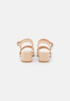 Sandales - Off-White 9 Sandales - Off-White -Magasin De Vêtements De Mode Even&Odd 15d7de265dd54af9bf1d576fc7a87b6e scaled