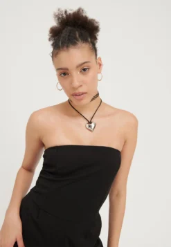 Even&Odd Bandeau Wide Leg Jumpsuit - Combinaison - Black -Magasin De Vêtements De Mode Even&Odd 1b4c0b4d2c1045f6b841511f5c95fc2a scaled