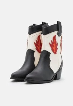 Even&Odd Santiags - Multi-Coloured -Magasin De Vêtements De Mode Even&Odd 20294e8f43e841bdb3e7d605e4086eac scaled