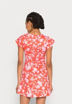 Even&Odd Robe En Jersey - Red/Pink -Magasin De Vêtements De Mode Even&Odd 220ffb8ec8b64774b2a502fd2a2a200c scaled