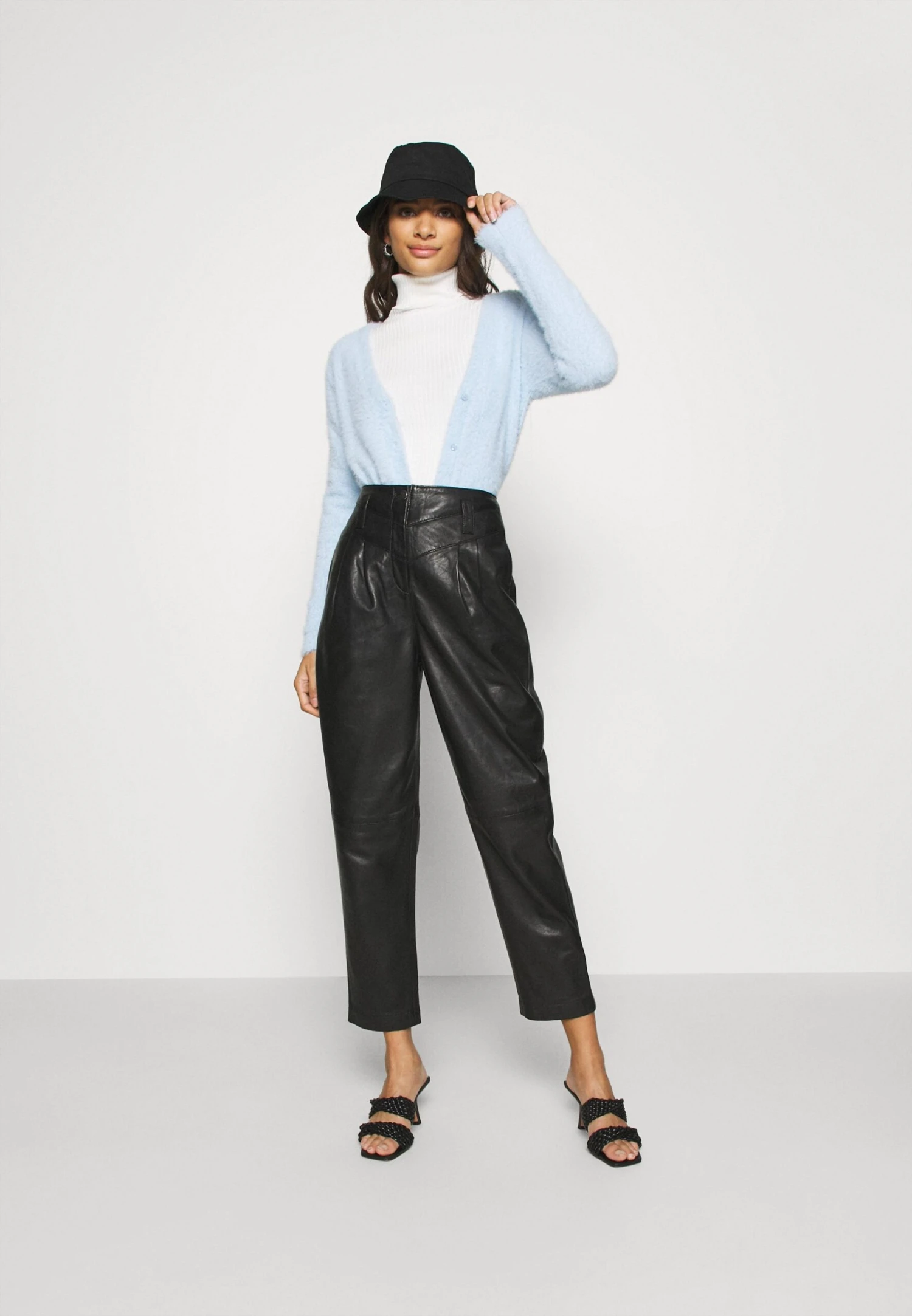 Even&Odd Pullover - White 2 Even&Odd Pullover - White – Image 2