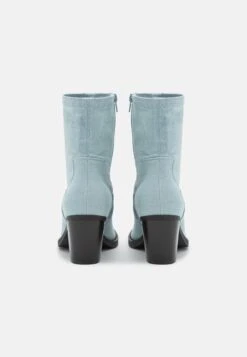 Even&Odd Bottines - Light Blue -Magasin De Vêtements De Mode Even&Odd 2abb11c067244513aa549255866e9767 scaled