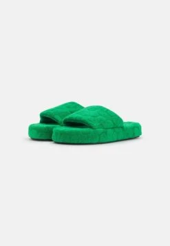 Even&Odd Chaussons - Green -Magasin De Vêtements De Mode Even&Odd 2f18bf8944cd4092b87d54cfbe51f6bd scaled