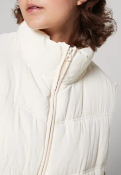 Even&Odd Veste Sans Manches - Off-White -Magasin De Vêtements De Mode Even&Odd 34aad860d9eb4d6eb33fa045876f1586 scaled