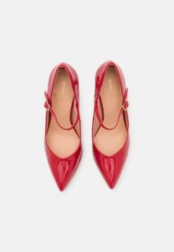 Even&Odd Escarpins - Red -Magasin De Vêtements De Mode Even&Odd 3793ef6b76bc42af8daee797eaa11d3e scaled
