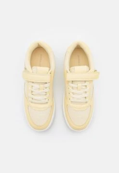 Even&Odd Baskets Basses - Yellow -Magasin De Vêtements De Mode Even&Odd 3ca4c399519a47eba0fb091f95a7dfa5 scaled