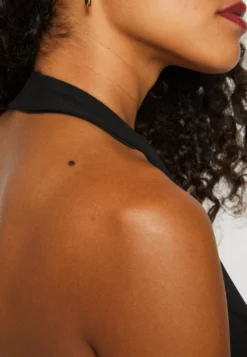 Even&Odd Robe De Soirée - Black 11 Even&Odd Robe De Soirée - Black -Magasin De Vêtements De Mode Even&Odd 3e10c7b088f44203afd8ca289cfca862 scaled