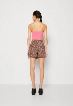 Even&Odd Short - Black/Multi-Coloured -Magasin De Vêtements De Mode Even&Odd 41d8ad2b166b49268fe0e9abd146e50b scaled