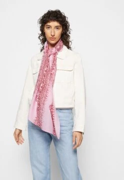 Even&Odd Écharpe - Pink/White -Magasin De Vêtements De Mode Even&Odd 486b42e2028d4d2ab1e1408e53ce9a47 scaled