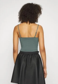 Even&Odd Débardeur - Green -Magasin De Vêtements De Mode Even&Odd 4ae83440e18a489d8c801d2c1c404025 scaled