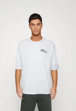 Even&Odd Unisex - T-Shirt Imprimé - White 8 Even&Odd Unisex - T-Shirt Imprimé - White -Magasin De Vêtements De Mode Even&Odd 4c12fcd75d754ed2b6cf6501885bd394 scaled