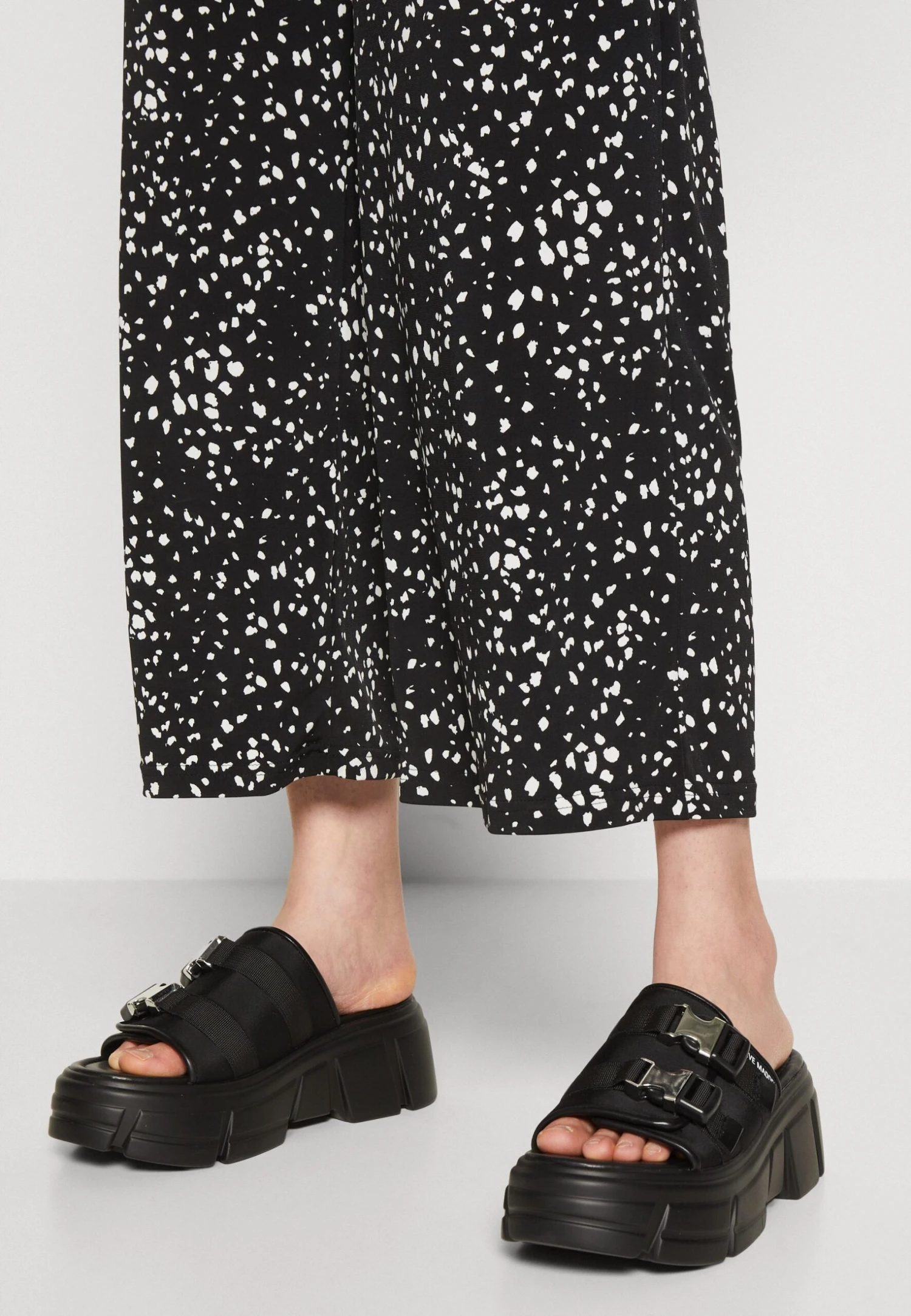 Even&Odd Combinaison - Black/White 6 Even&Odd Combinaison - Black/White – Image 6