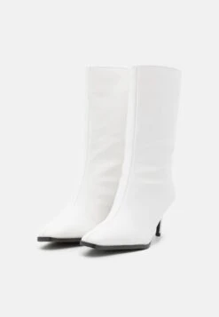 Even&Odd Bottes - White -Magasin De Vêtements De Mode Even&Odd 4d7bbcc596c1436fa608c429501491f9 scaled