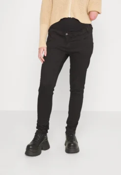 Even&Odd Jean Slim - Black Denim 12 Even&Odd Jean Slim - Black Denim -Magasin De Vêtements De Mode Even&Odd 4e26fae91dad4d64a76f3ad82636de0f scaled
