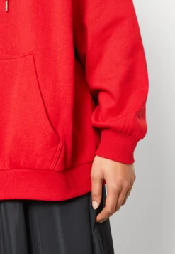 Even&Odd Sweat Zippé - Red -Magasin De Vêtements De Mode Even&Odd 4ee087eaf0d44b4985b99153efc0235d scaled