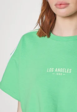 Even&Odd Survêtement - Green/White -Magasin De Vêtements De Mode Even&Odd 503c35985df74a3a8eac951465d5c4d2 scaled