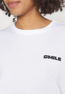 Even&Odd Cut Smile - T-Shirt Imprimé - White -Magasin De Vêtements De Mode Even&Odd 50797aa6a0454c12aa234df5015c922f scaled
