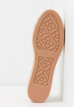 Even&Odd Espadrilles - Offwhite 13 Even&Odd Espadrilles - Offwhite -Magasin De Vêtements De Mode Even&Odd 57c187fb503b44488fc713f4672673d3 scaled