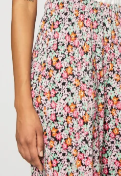 Even&Odd Pantalon Classique - Multi-Coloured 9 Even&Odd Pantalon Classique - Multi-Coloured -Magasin De Vêtements De Mode Even&Odd 57d6975418a54376bbb59e8e25c2f505 scaled