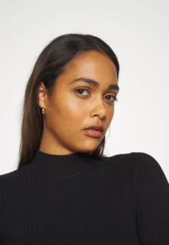 Even&Odd T-Shirt Basique - Black -Magasin De Vêtements De Mode Even&Odd 5850ab70e94645899f284c4a9bc26029 scaled