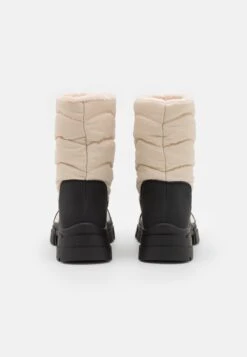 Bottes De Neige - Off-White -Magasin De Vêtements De Mode Even&Odd 6460e3b032a947e3a588a7044e3d5cd7 scaled