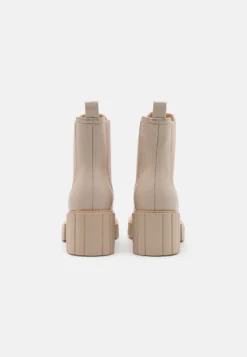 Even&Odd Bottines À Plateau - Beige -Magasin De Vêtements De Mode Even&Odd 6bc224b19c9b468987ebe1b631a460ed scaled