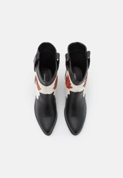 Even&Odd Santiags - Multi-Coloured -Magasin De Vêtements De Mode Even&Odd 6bf7ba13edf346b48787c528e8036a11 scaled