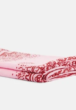 Even&Odd Écharpe - Pink/White -Magasin De Vêtements De Mode Even&Odd 70e06bb8af304c9eaeb02c54bbf29d91 scaled