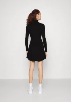 Even&Odd Robe Pull - Black -Magasin De Vêtements De Mode Even&Odd 719f04adb11a47a393f04546f4a16b7d scaled