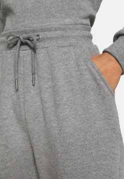 Even&Odd Off Shoulder&Jogger Set - Sweatshirt - Mottled Grey -Magasin De Vêtements De Mode Even&Odd 78ff92ab54f94c0f815f3d4ea350c16f scaled