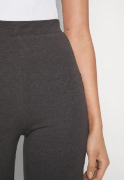 Pantalon Classique - Dark Grey -Magasin De Vêtements De Mode Even&Odd 79e6d95ee5f24bb3b4bf9b26a7fe67f1 scaled