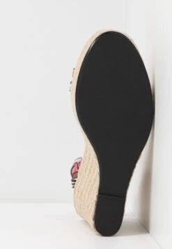 Even&Odd Sandales À Talons Hauts - Multicolor 13 Even&Odd Sandales À Talons Hauts - Multicolor -Magasin De Vêtements De Mode Even&Odd 8337b489bb2c46e1bab0ae13d3037358 scaled