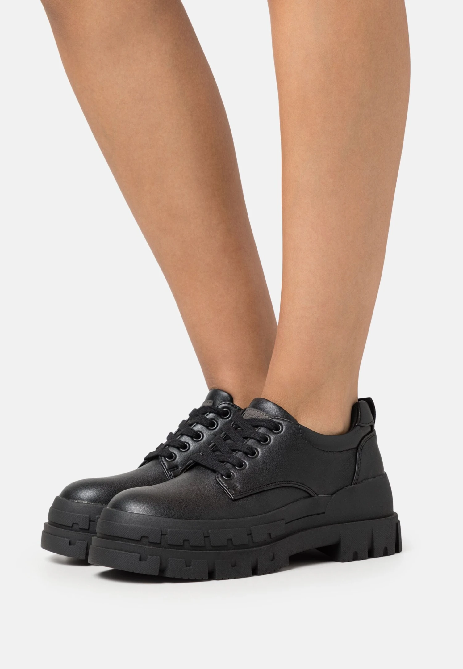 Even&Odd Derbies - Black 1 Even&Odd Derbies - Black