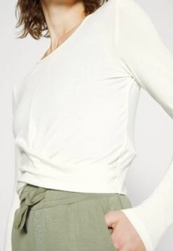 T-Shirt À Manches Longues - Beige -Magasin De Vêtements De Mode Even&Odd 891a75d137a24a17a36aa53db2d07850 scaled