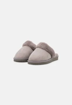 Even&Odd Chaussons - Grey -Magasin De Vêtements De Mode Even&Odd 897c7d911a7e4fe5bcdcc2c593b8c010 scaled