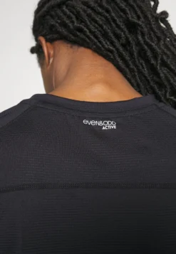 T-Shirt À Manches Longues - Black -Magasin De Vêtements De Mode Even&Odd 8afd727d1c1c4b0f8a30bf5ea196cc50 scaled