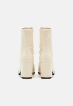 Even&Odd Bottines - Beige -Magasin De Vêtements De Mode Even&Odd 8bf85d626ccc4098bab5131abe48bf0d scaled