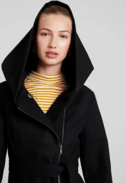 Even&Odd Manteau Court - Black -Magasin De Vêtements De Mode Even&Odd 8d36bd0350724564ba1f515620849e7e scaled