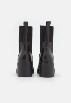 Bottines À Plateau - Black -Magasin De Vêtements De Mode Even&Odd 8e3b54392506437c833dfb0225925809 scaled