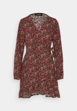 Even&Odd Robe De Jour - Black/Pink 10 Even&Odd Robe De Jour - Black/Pink -Magasin De Vêtements De Mode Even&Odd 8f2199cf62634dc586251979f2da5147 scaled