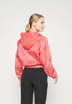 Veste Légère - Coral -Magasin De Vêtements De Mode Even&Odd 8f5fd3fd32034e00a0def9f949772b10 scaled