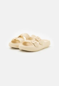 Even&Odd Sandales De Bain - Off White 8 Even&Odd Sandales De Bain - Off White -Magasin De Vêtements De Mode Even&Odd 90d68644b34041f6b6fa87cd0a1fd117 scaled