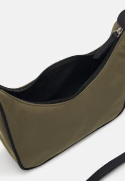 Even&Odd Sac Bandoulière - Green -Magasin De Vêtements De Mode Even&Odd 9272459bf8be4bde8d9455ba75ef2fac scaled