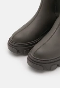 Even&Odd Bottes À Plateau - Grey -Magasin De Vêtements De Mode Even&Odd 95b85a8c03834c4ba46f551370bd2d1e scaled