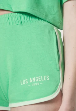 Even&Odd Survêtement - Green/White -Magasin De Vêtements De Mode Even&Odd 99ced00b1cb44aa2b03ccfc43b354396 scaled