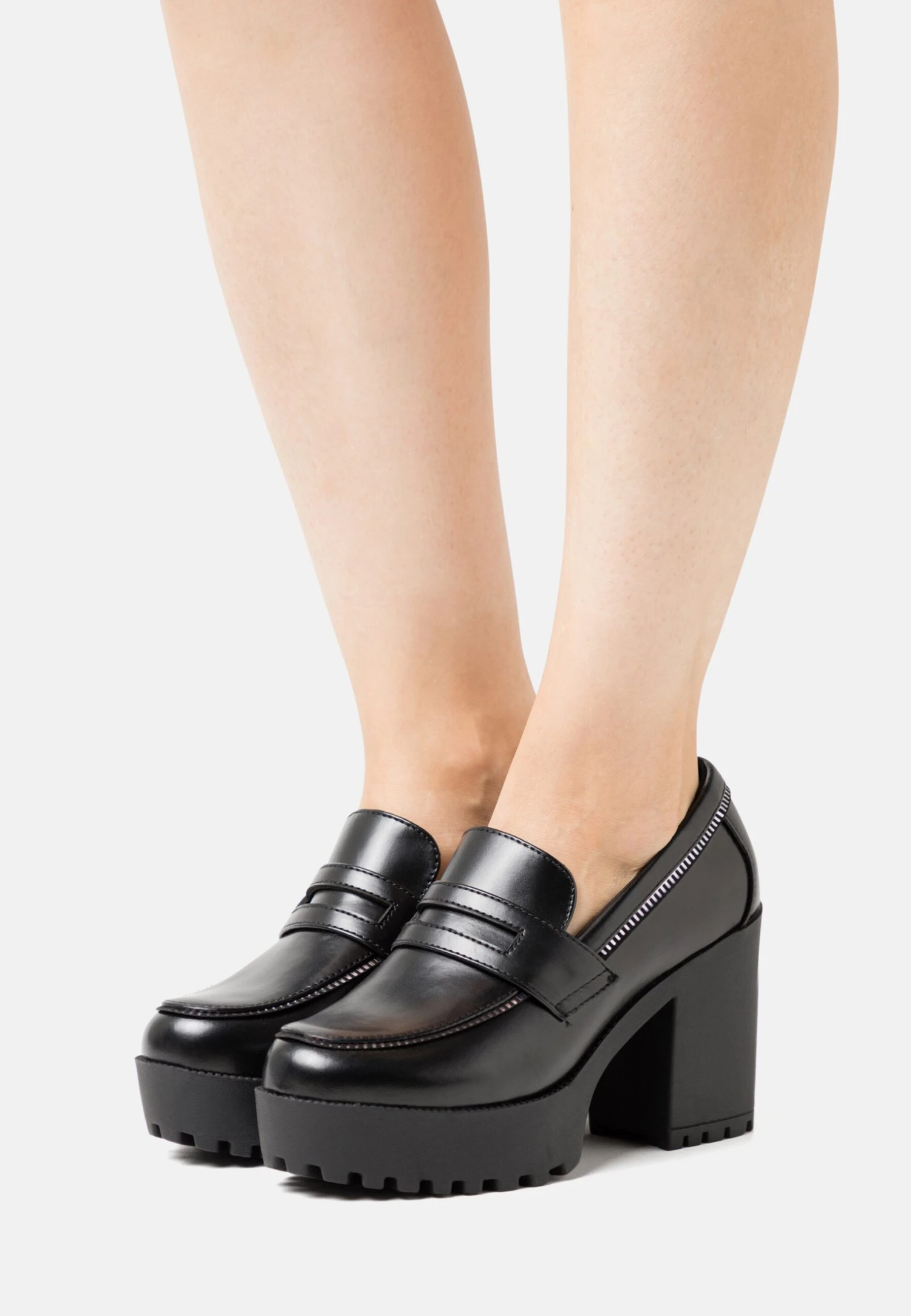 Escarpins À Plateforme - Black 1 Escarpins À Plateforme - Black